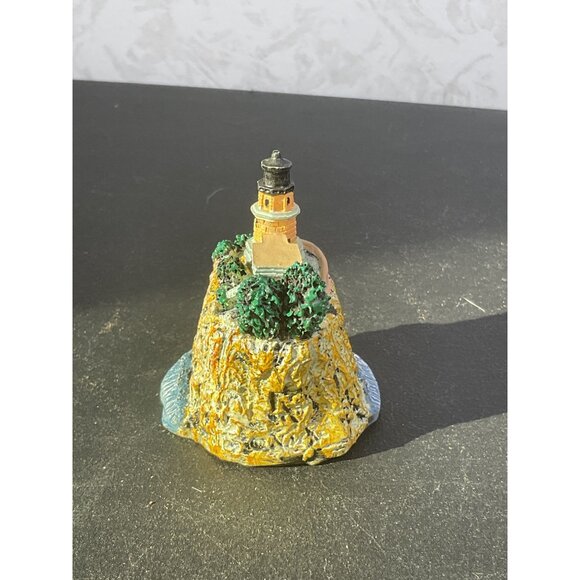 Miniature Lighthouse On Cliff Figurine With Water Base - Picture 4 of 6